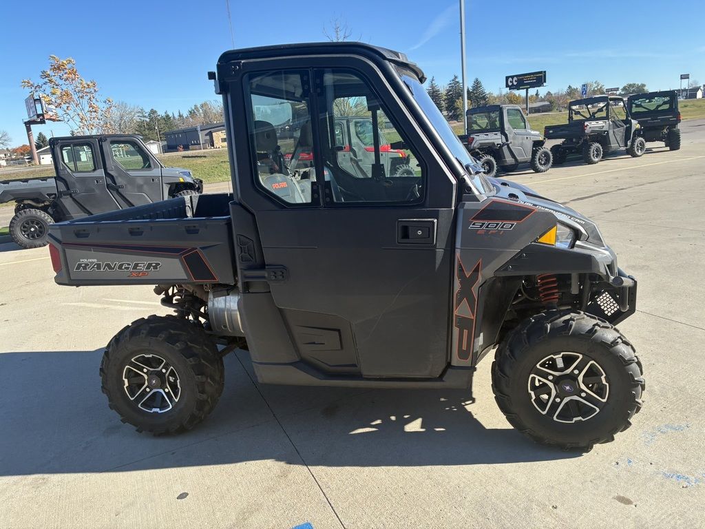 2014 Polaris® Ranger® XP 900 EPS Titanium Matte Metallic LE - Image 5