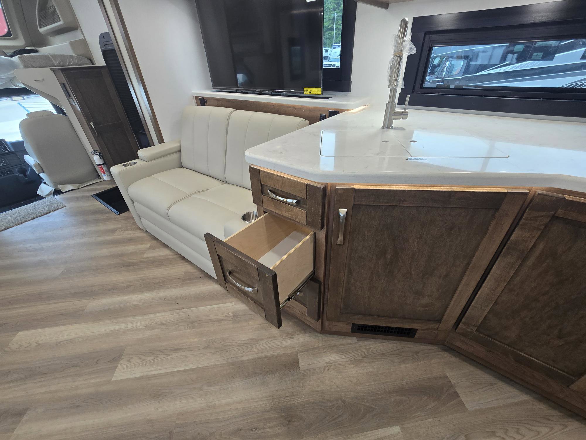 2026 JAYCO SENECA 37M - Image 19