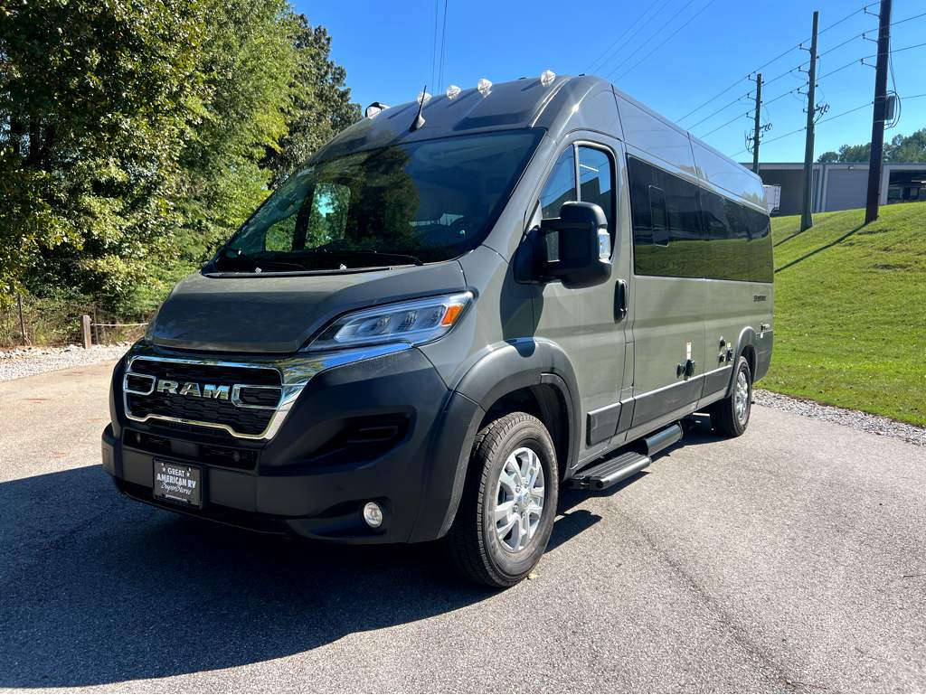 2027 THOR MOTOR COACH SEQUENCE 20L - Image 2