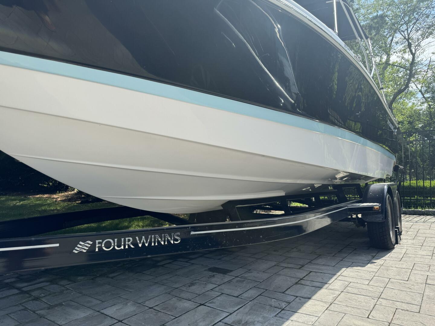 2019 Four Winns H230 Base - Image 5