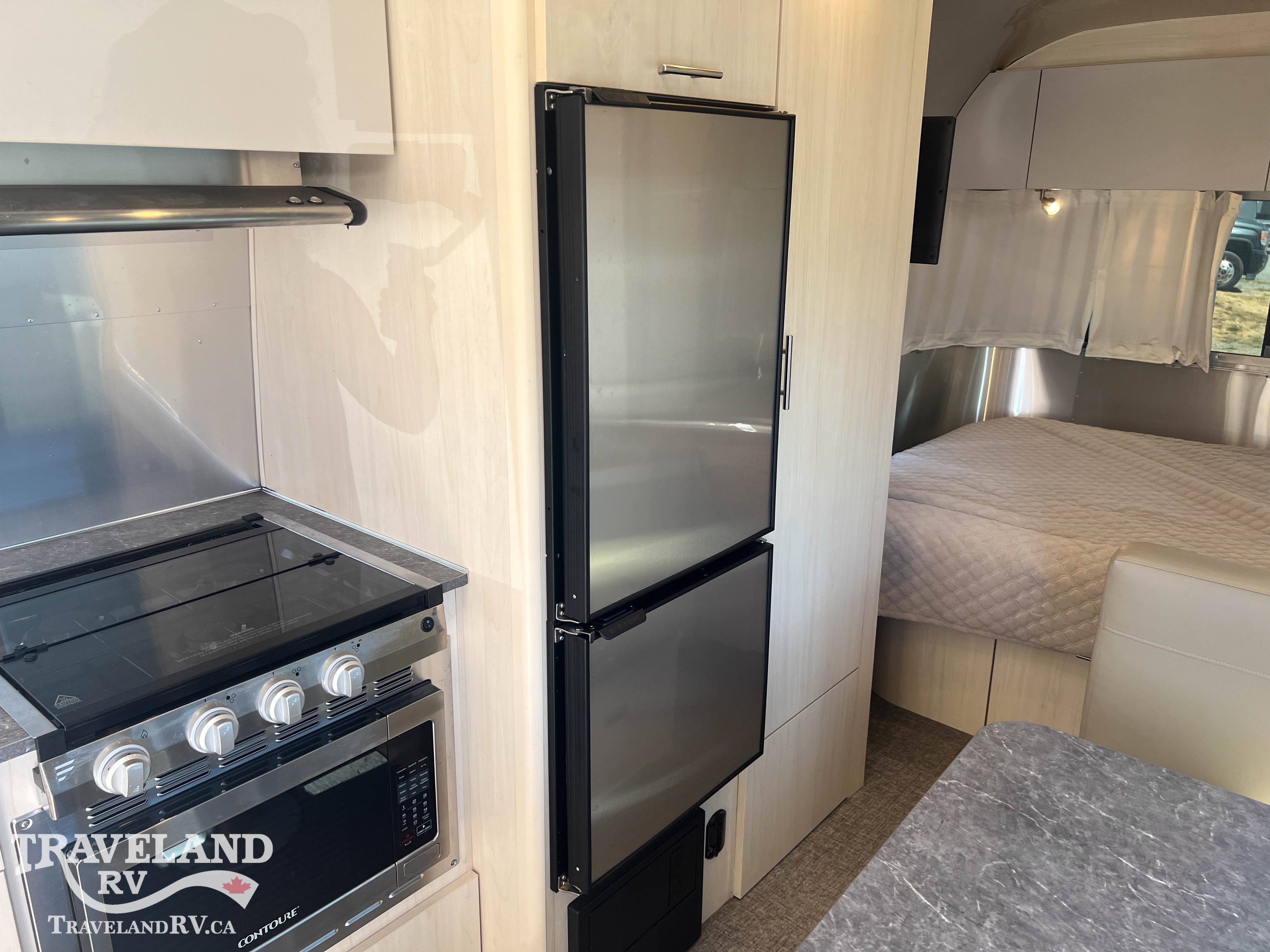 2023 Airstream Flying Cloud 23FBQ - Image 13