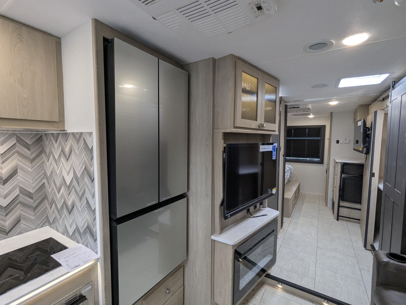 2026 Coachmen Entourage 340BH - Image 15