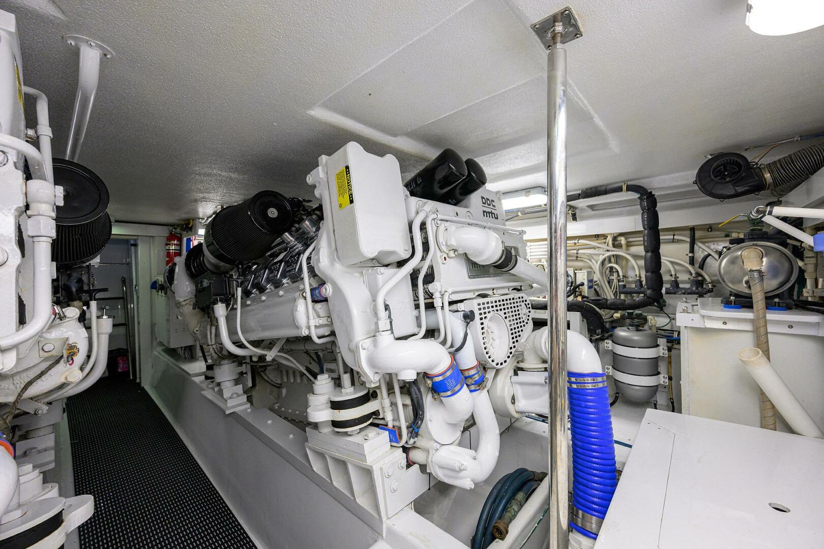 2001 Hatteras 43 Convertible Base - Image 72