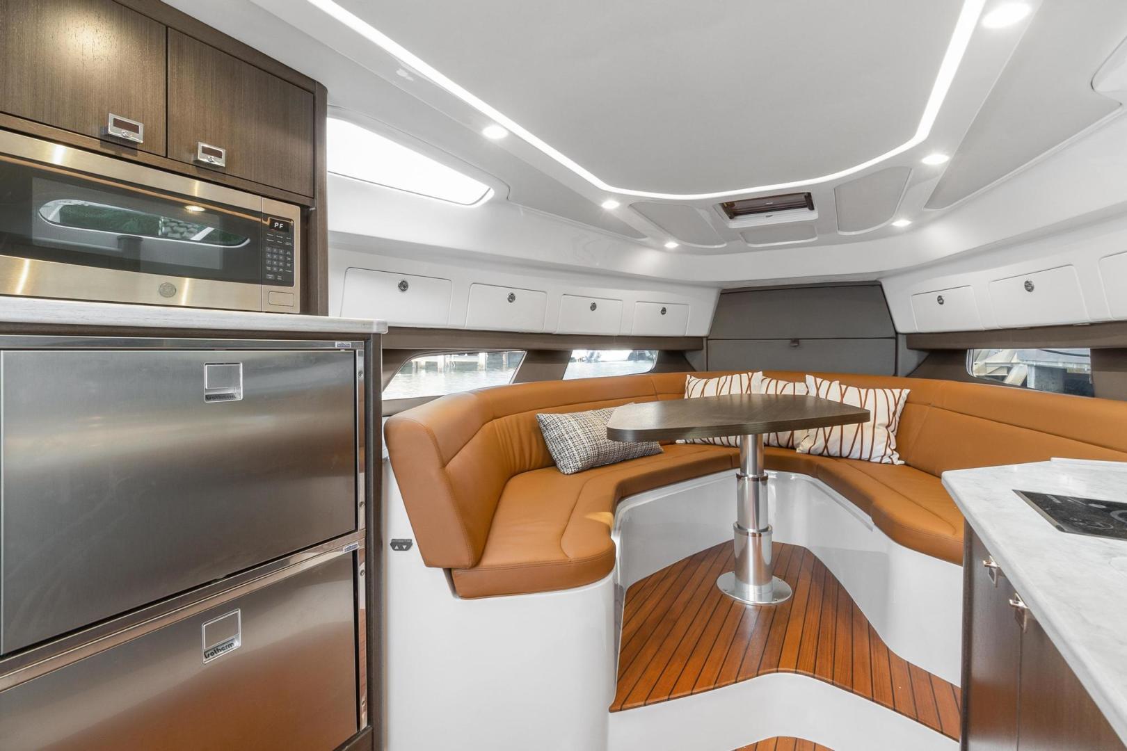 2021 Intrepid 438 Evolution - Image 27