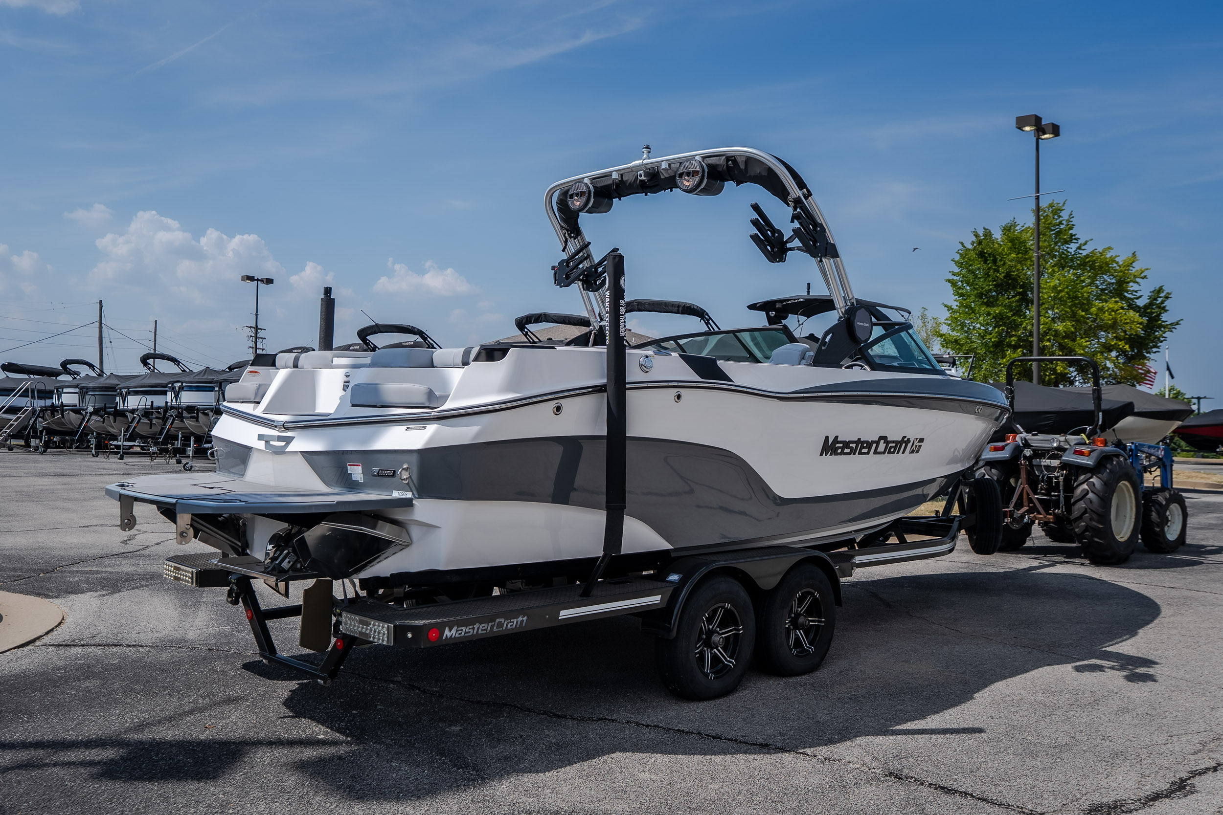 2024 MasterCraft XT25 - Image 4
