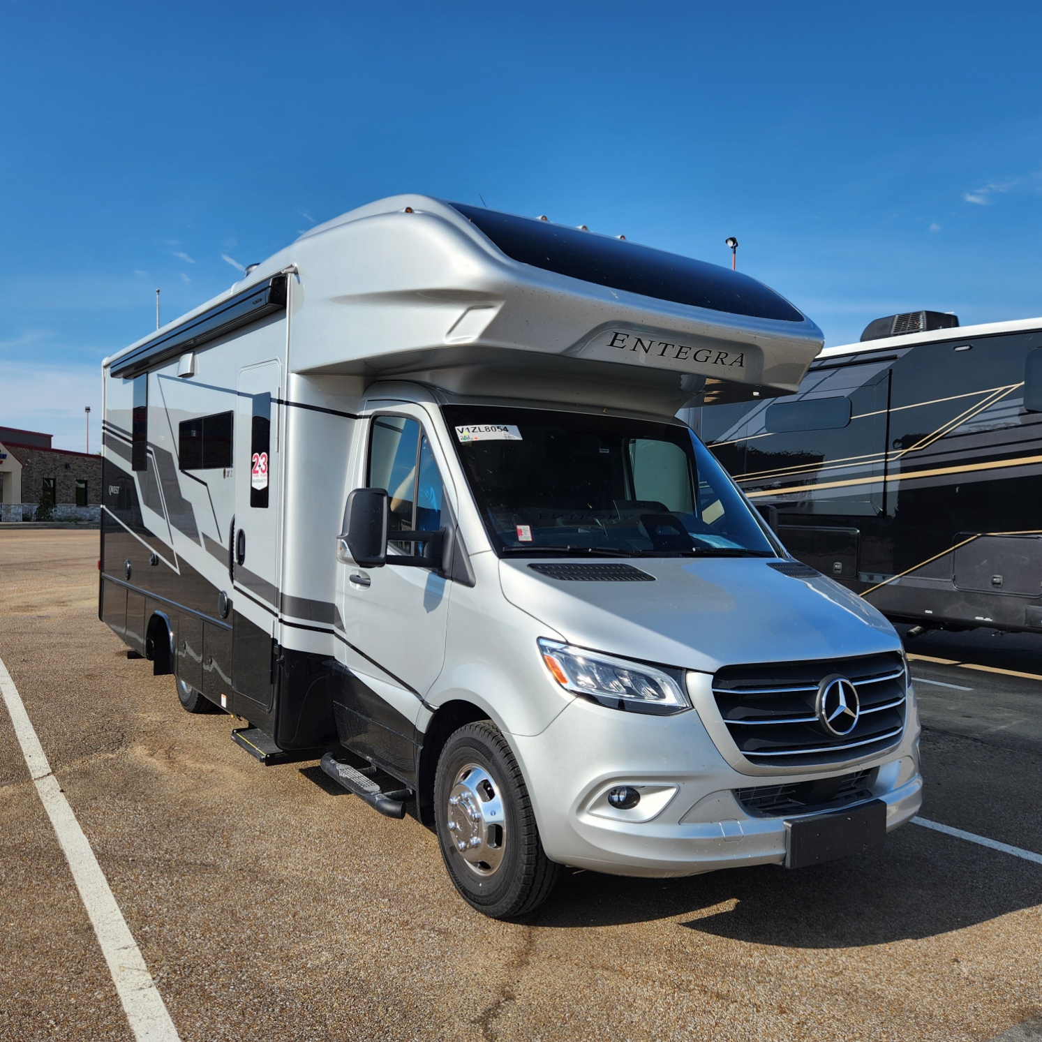 2027 ENTEGRA COACH QWEST 25L - Image 1