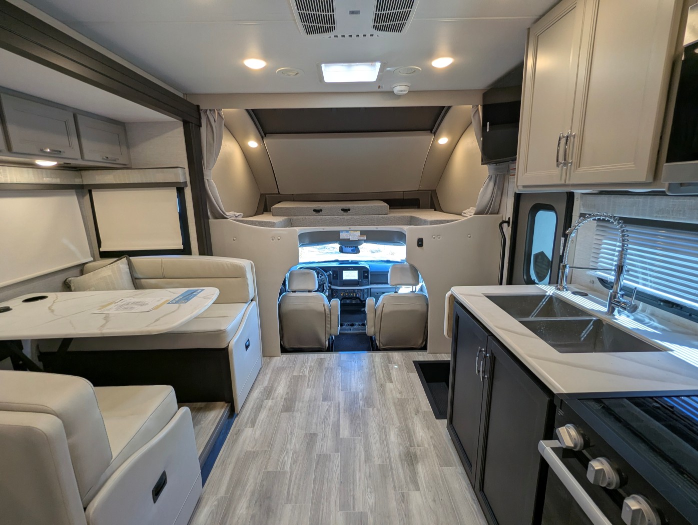 2026 Thor Motor Coach Omni Trail S29 - Image 31
