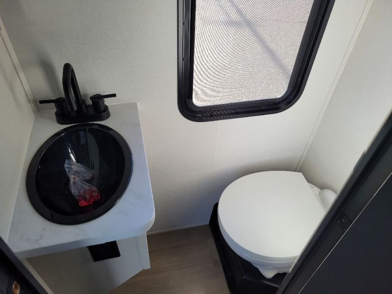 2026 Grand Design Momentum G-Class Fifth Wheel 394G - Image 15