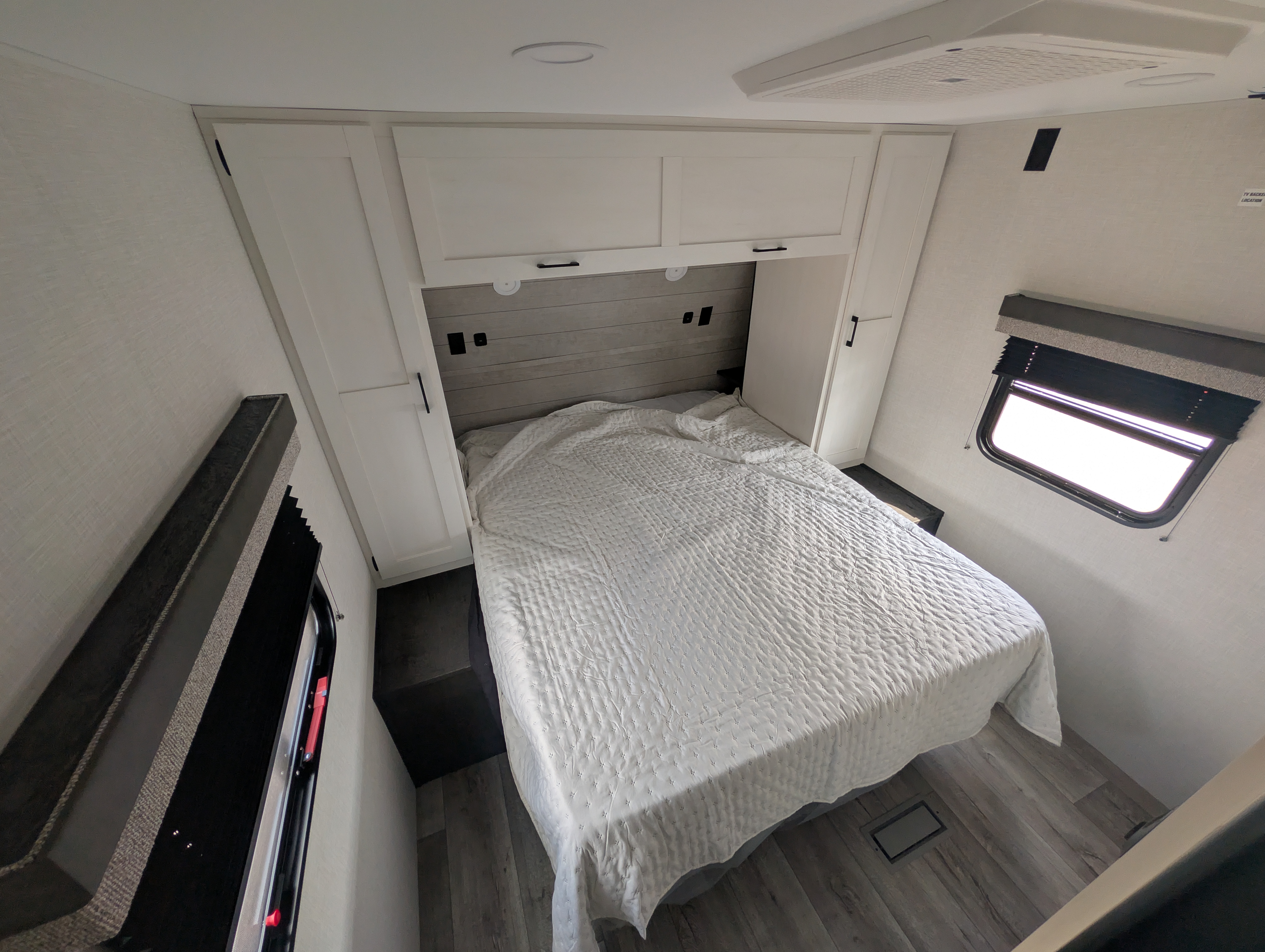 2026 VENTURE RV SIENNA 251VRB - Image 29