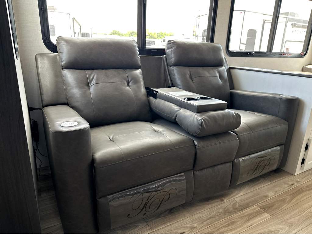 2027 VENTURE RV SPORTTREK 292VRB - Image 10