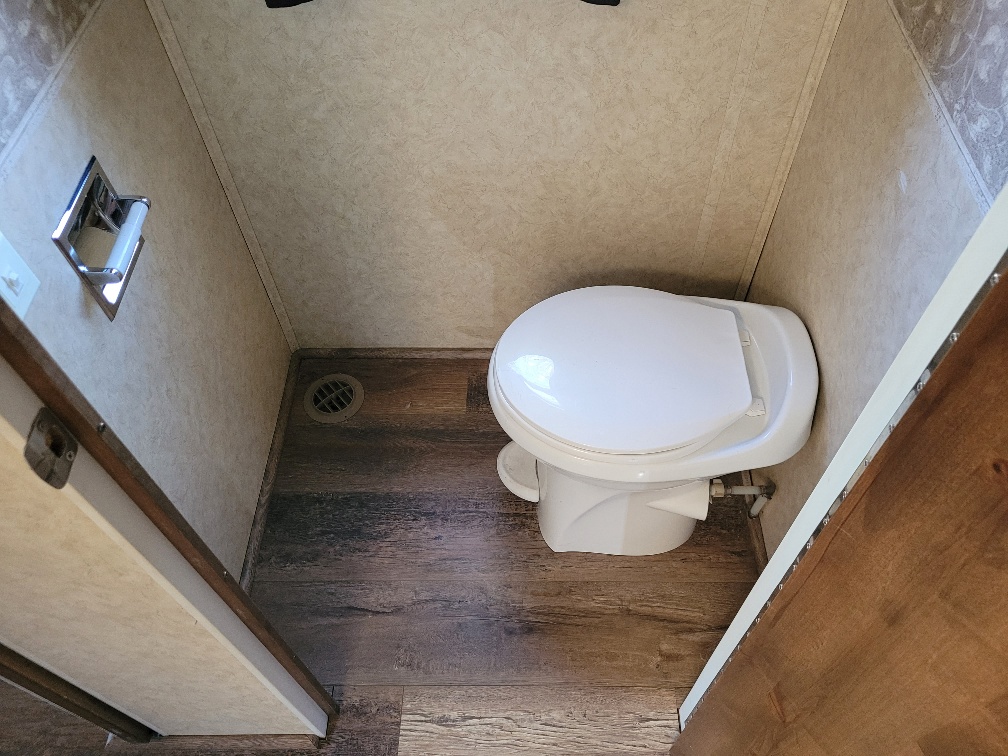 2006 Jayco Seneca HD 34 SS - Image 16