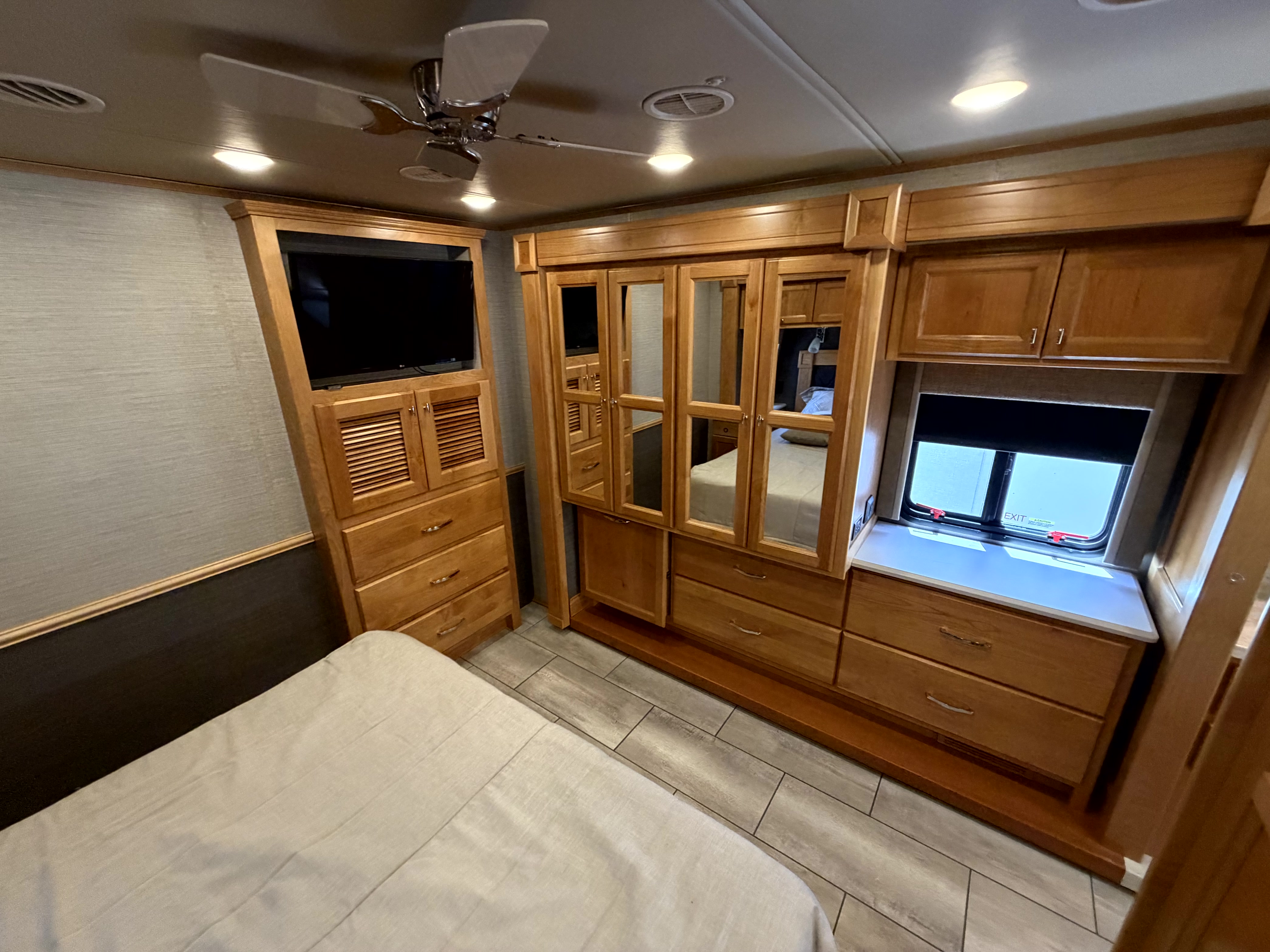 2022 Tiffin Open Road Allegro 34 PA - Image 18