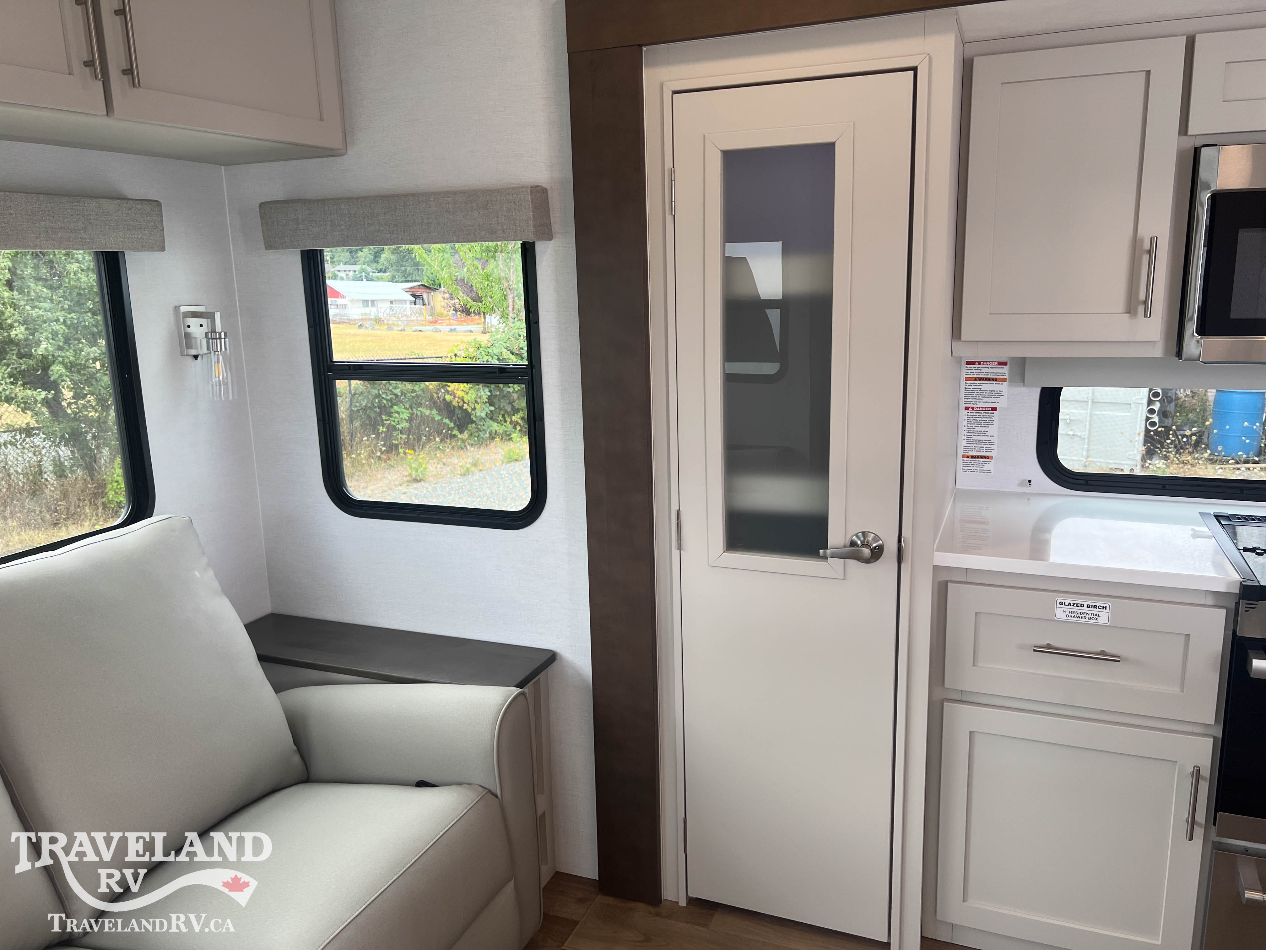 2027 Alliance RV Avenue 25RL - Image 14
