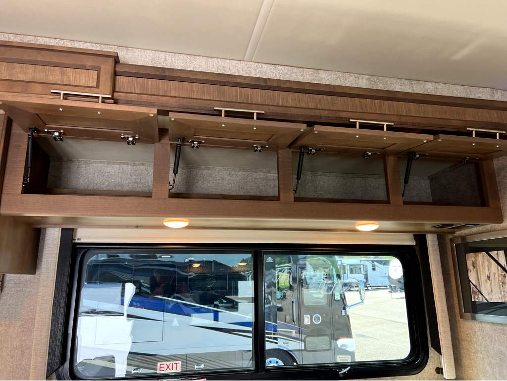 2022 THOR MOTOR COACH MAGNITUDE BT36 - Image 11