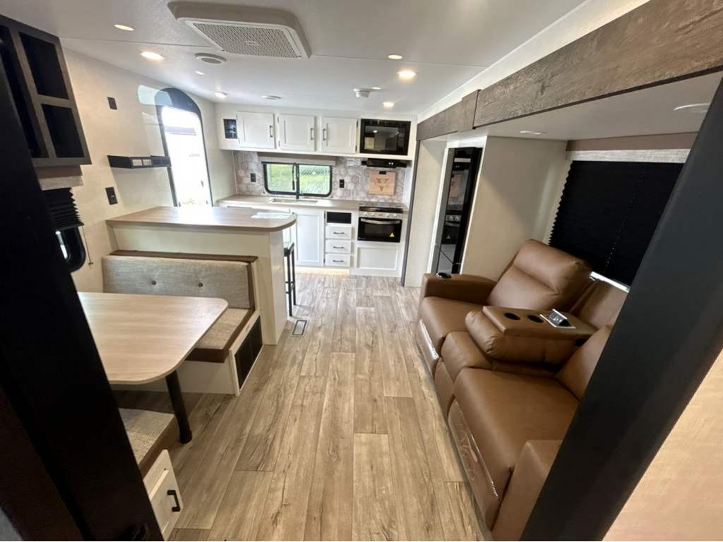 2026 VENTURE RV SIENNA 231VRK - Image 32