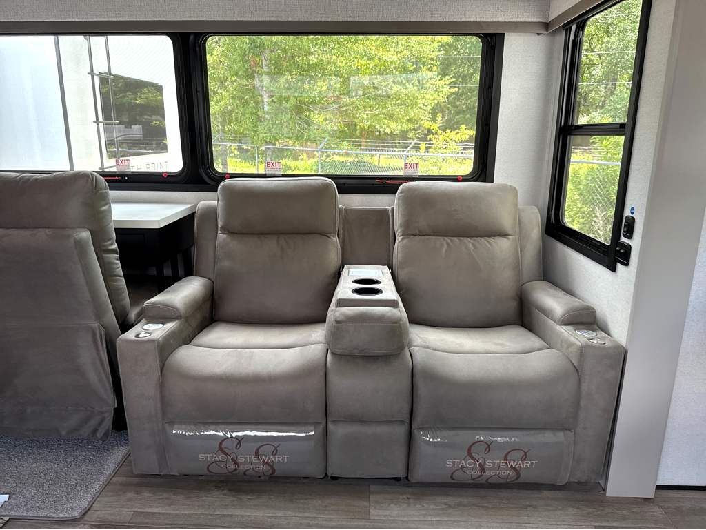 2027 JAYCO NORTH POINT 381CKRE - Image 16