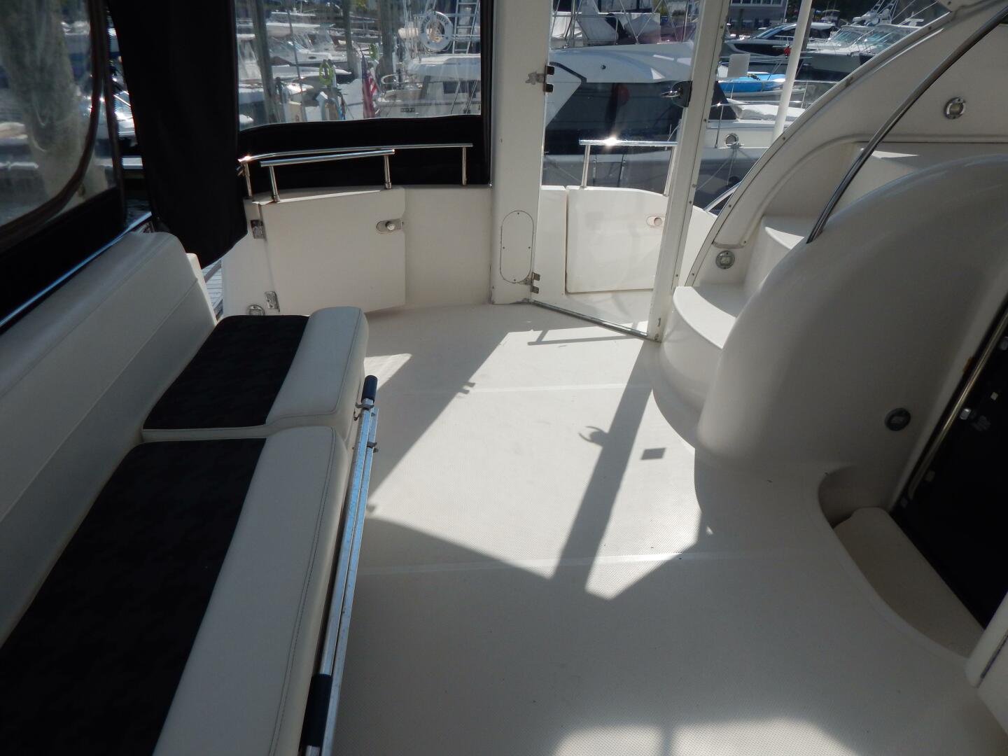 2005 Meridian 408 Motor Yacht - Image 35