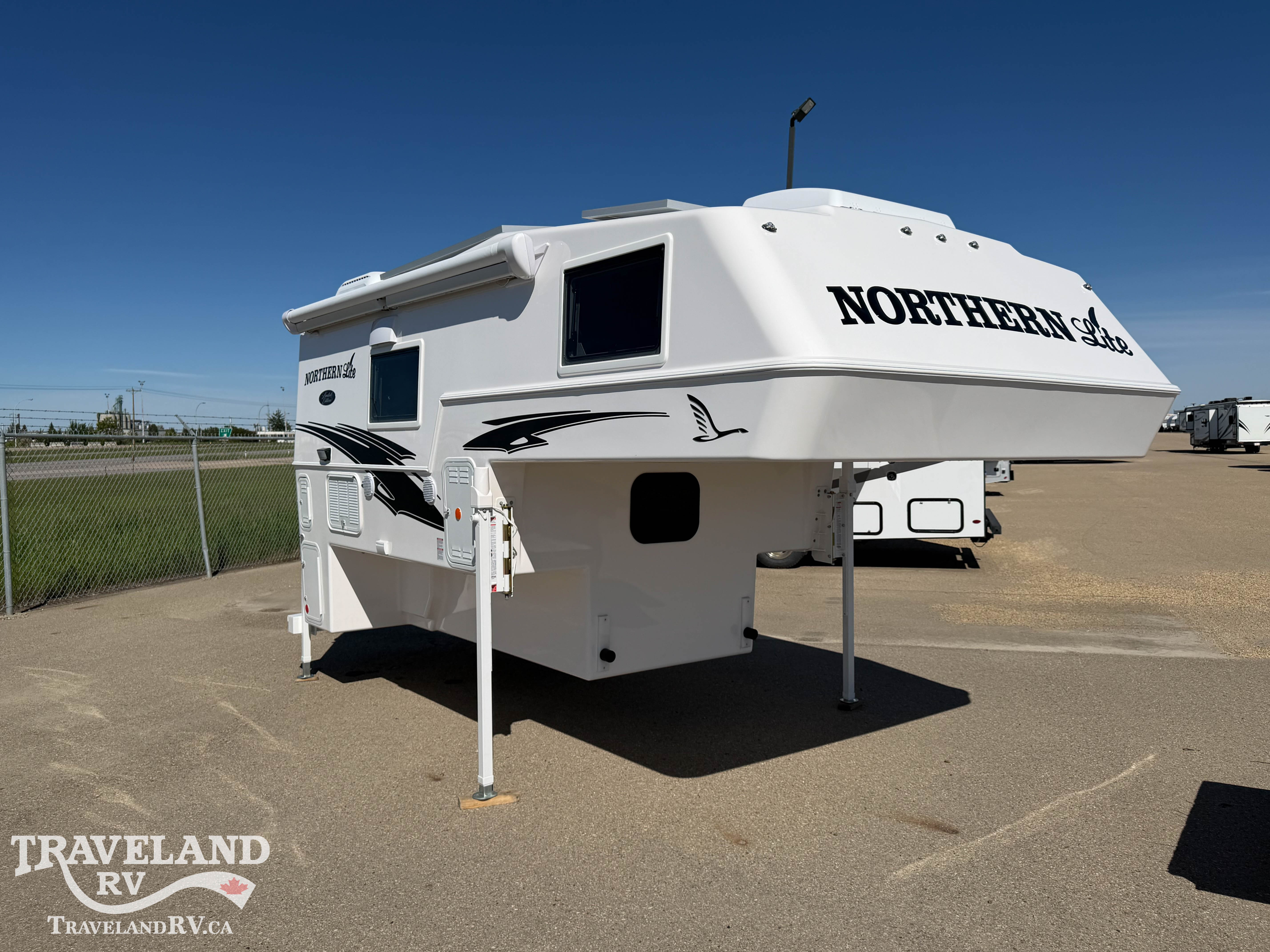 2027 NORTHERN LITE LIMITED EDITION 8-11EX LE WB - Image 1