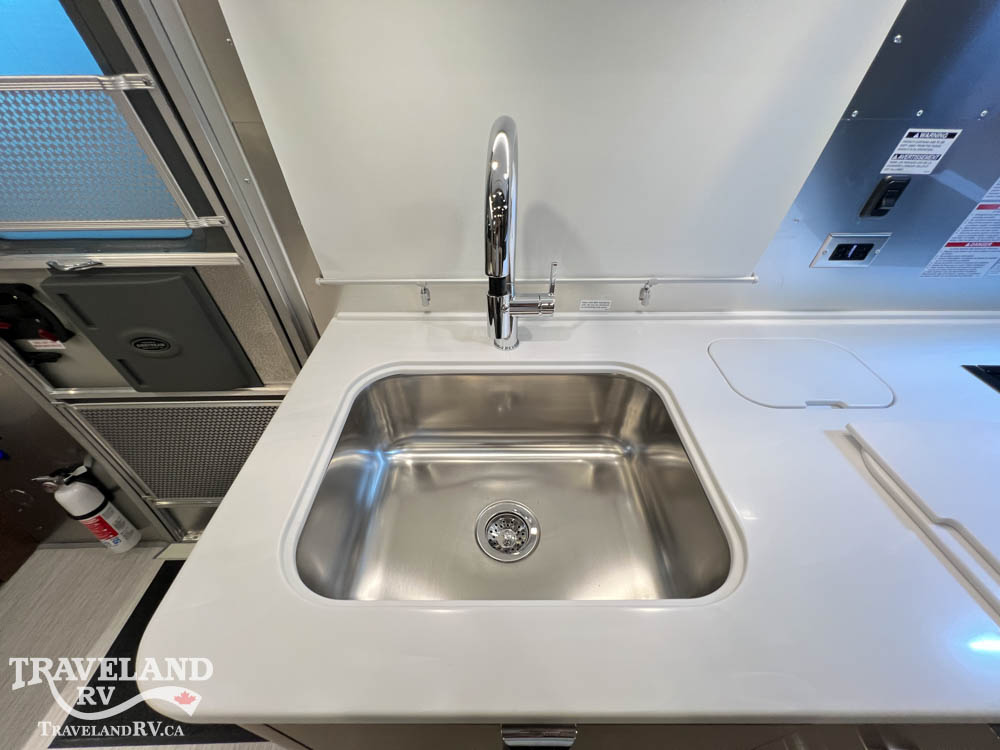2026 AIRSTREAM 30RBQ GLOBETROTTER - Image 19