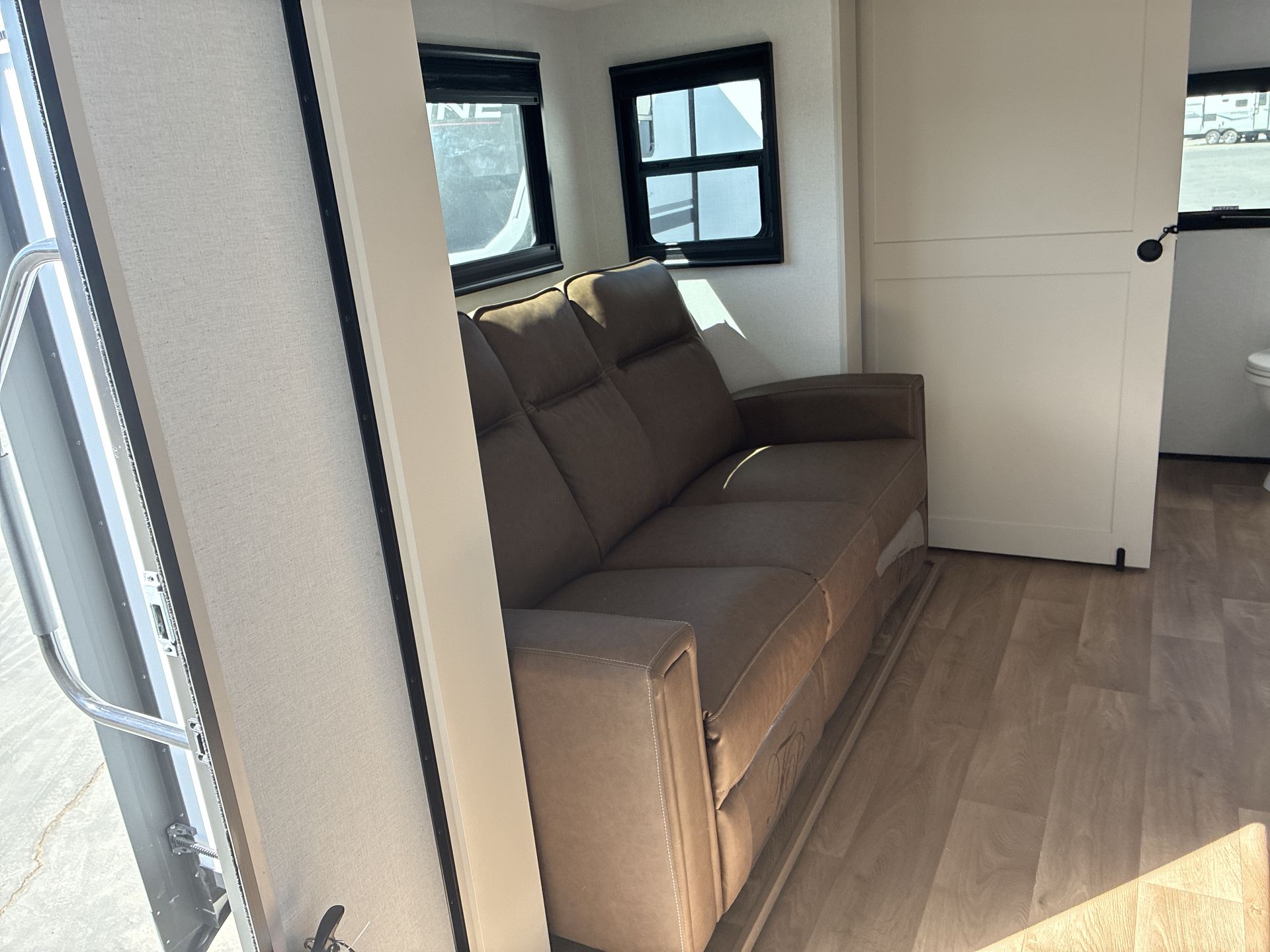 2027 Grand Design Imagine XLS 22RBE - Image 36