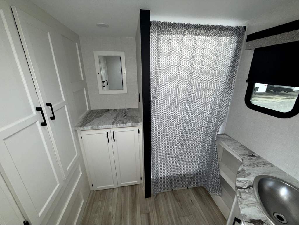 2026 VENTURE RV STRATUS 261VRB - Image 26
