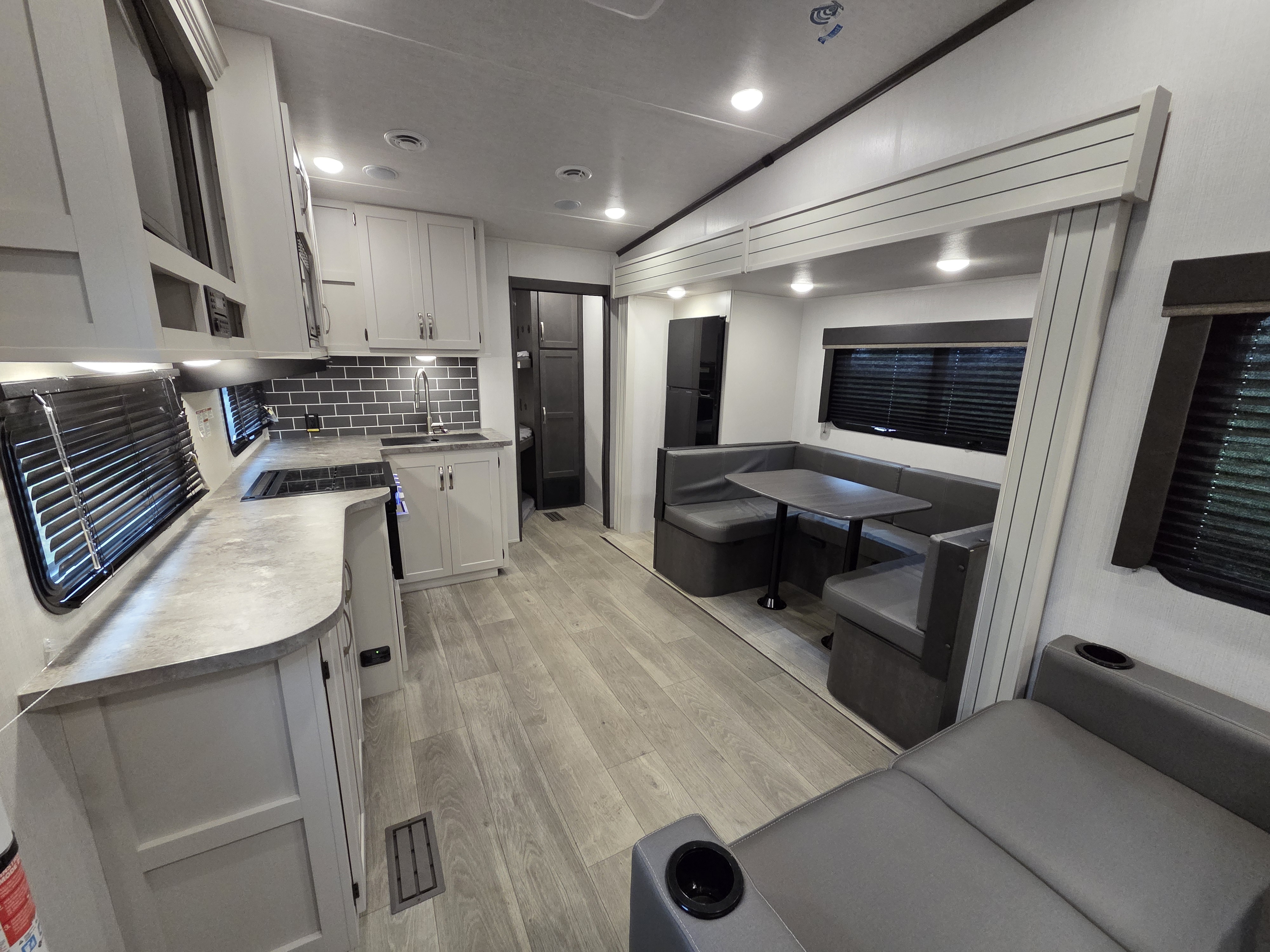 2024 Keystone Cougar Sport 2700BH - Image 5