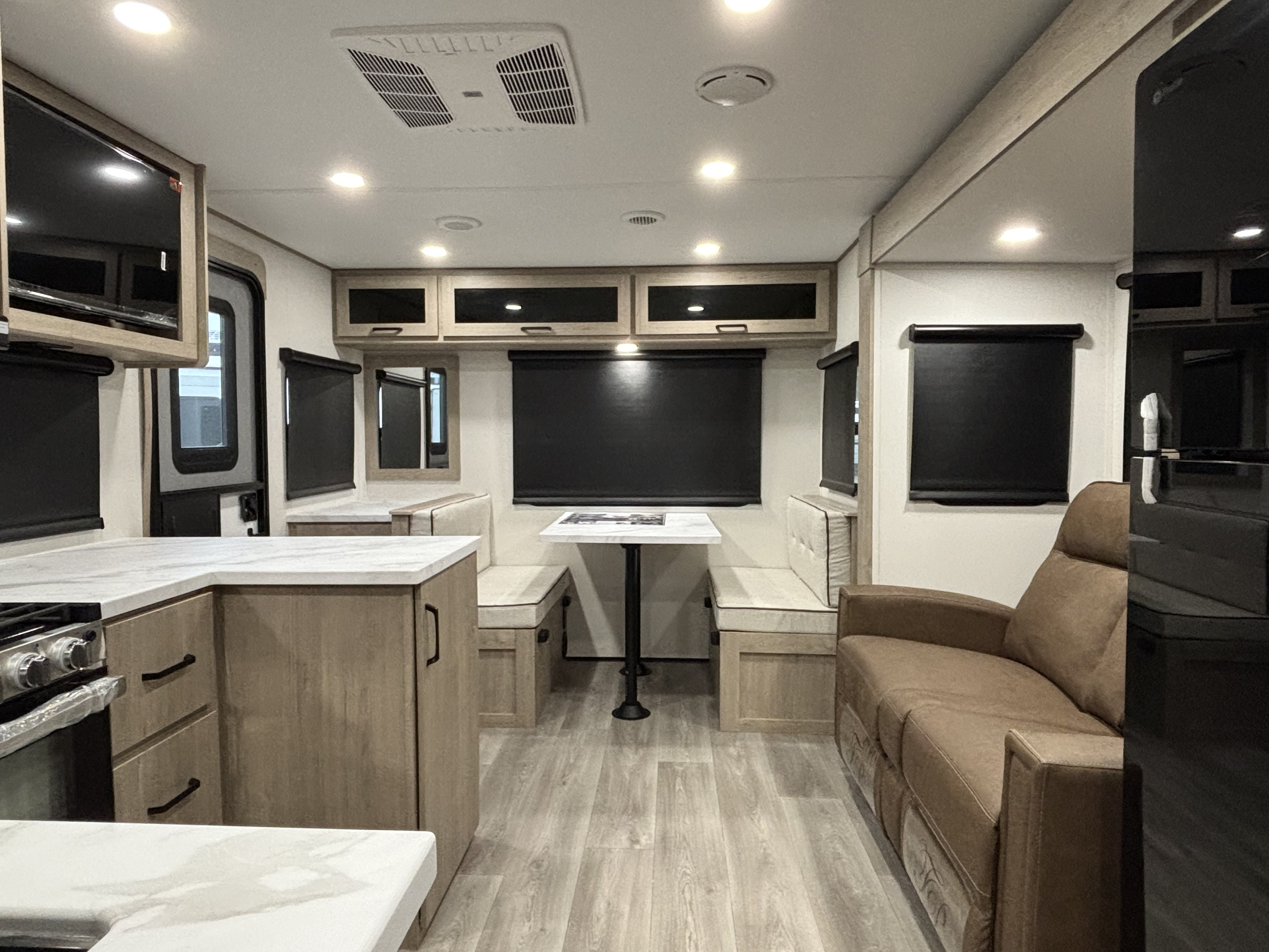 2026 Grand Design Imagine XLS 25RLE - Image 10