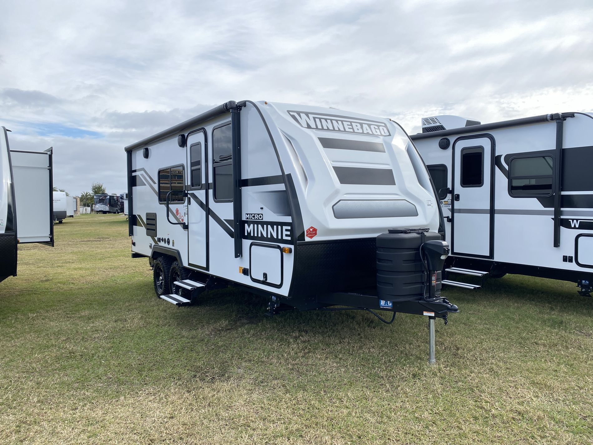 2025 Winnebago Micro Minnie