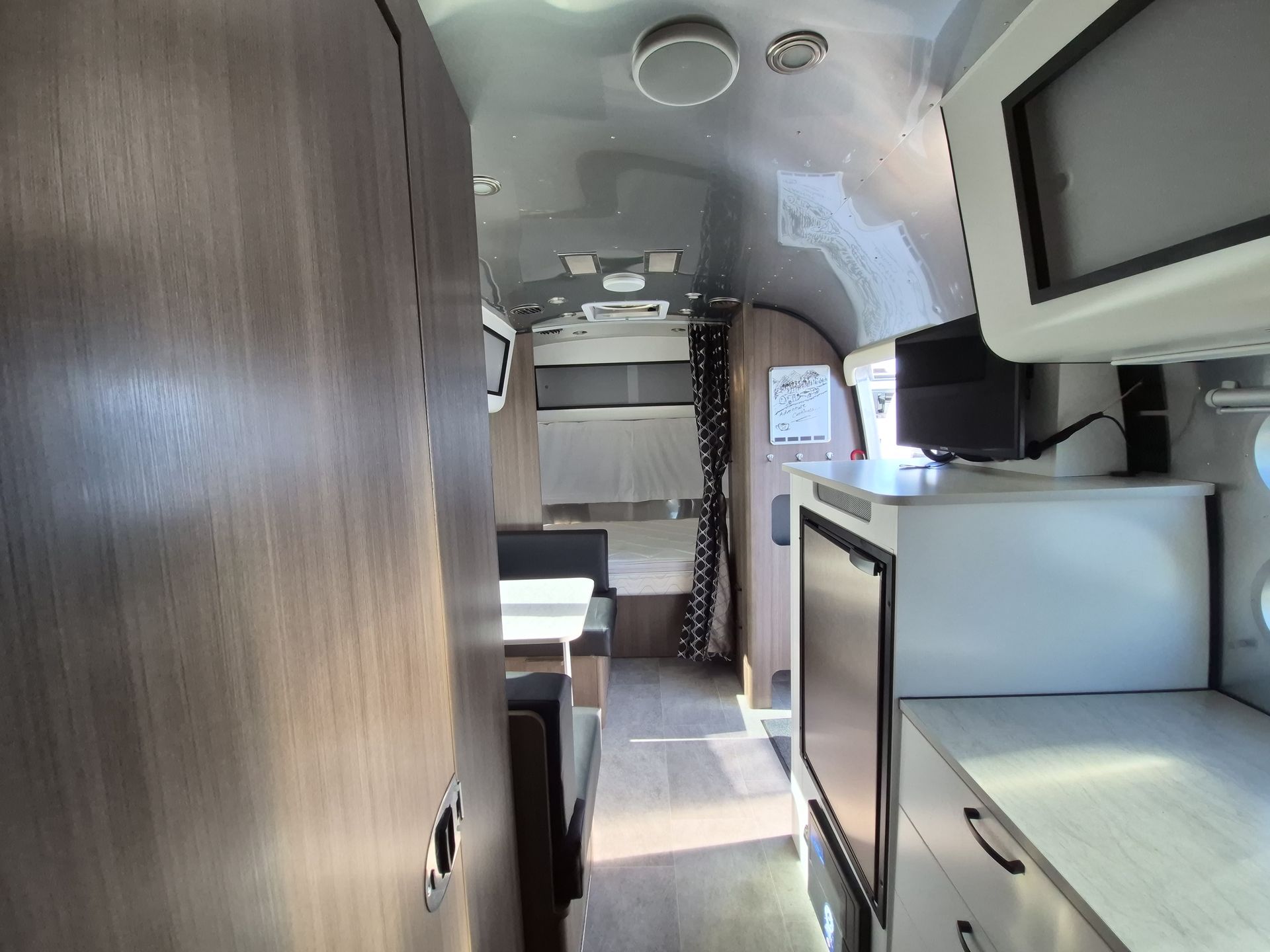 2024 Airstream Caravel 20FB - Image 28