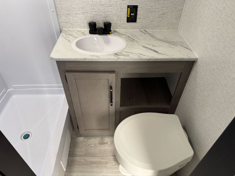 2025 Keystone Hideout Sport West 200RLWE - Image 6