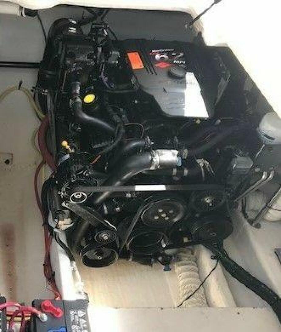 2004 Cruisers Yachts 340 Express - Image 51
