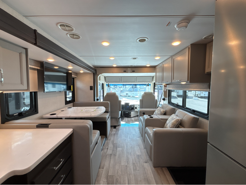2026 THOR MOTOR COACH PALAZZO 33.6 - Image 22