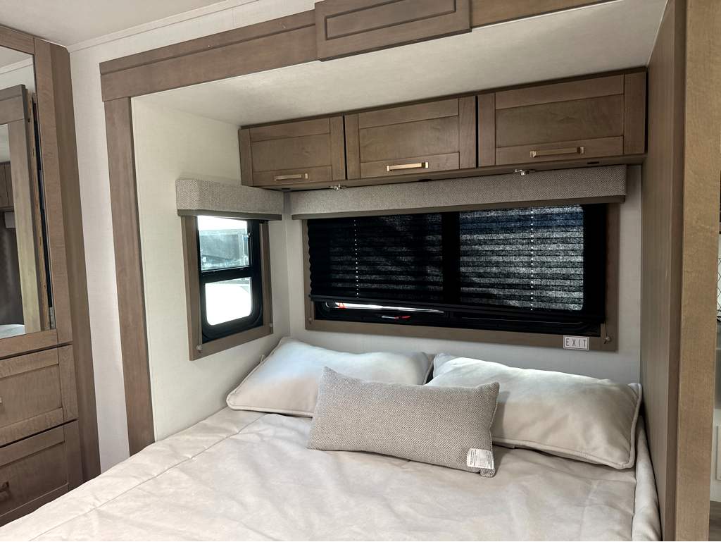 2027 ENTEGRA COACH ODYSSEY 24B - Image 17