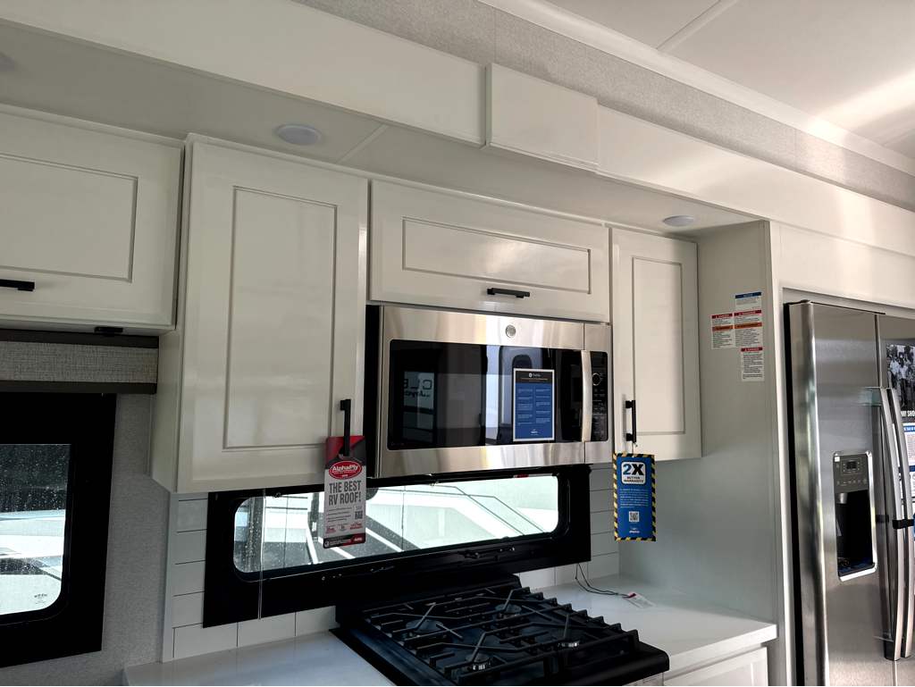 2027 JAYCO PINNACLE 32RLTS - Image 21