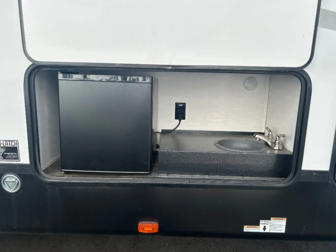 2021 FOREST RIVER SABRE 36BHQ - Image 3