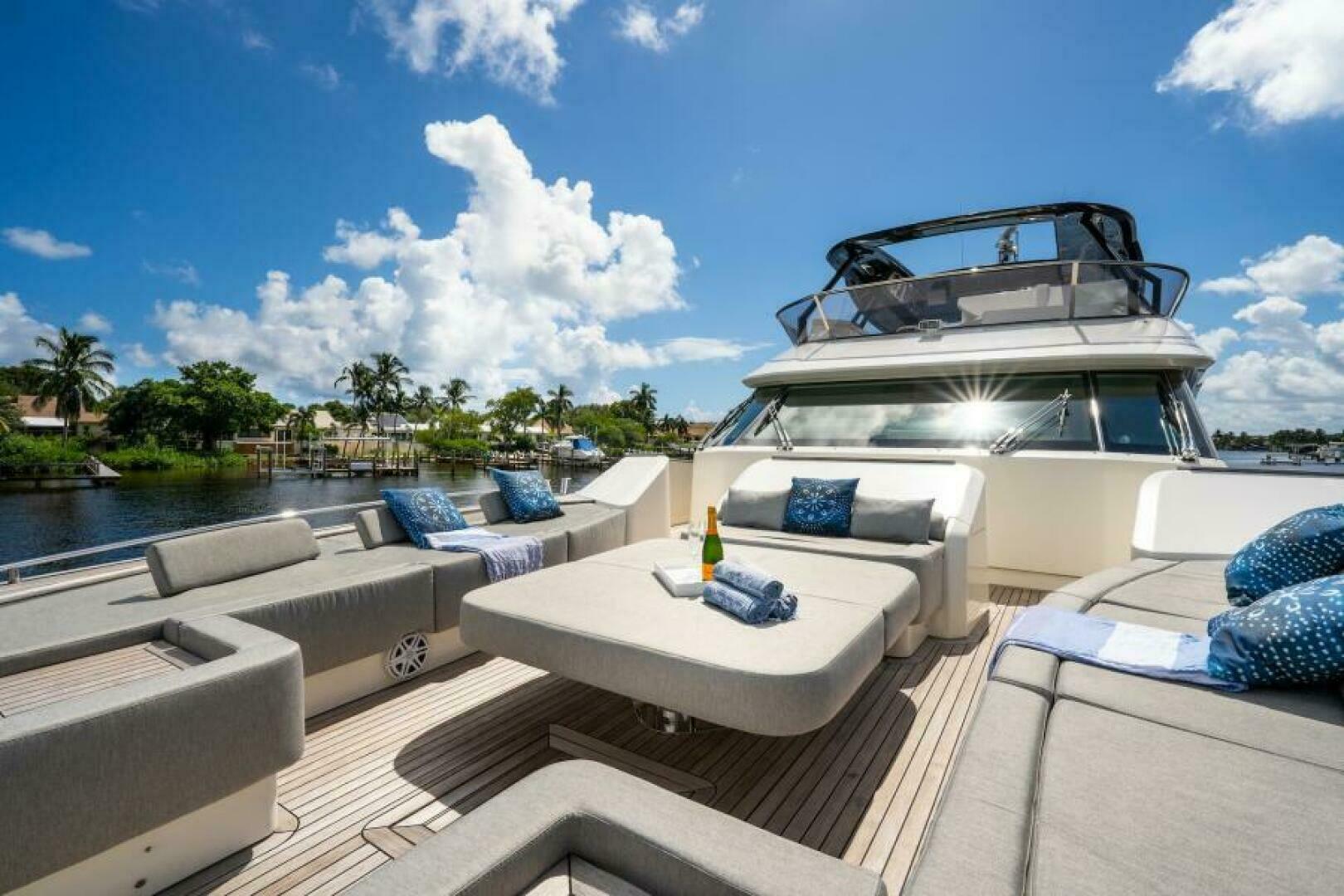 2015 Monte Carlo Yachts MCY86 - Image 17