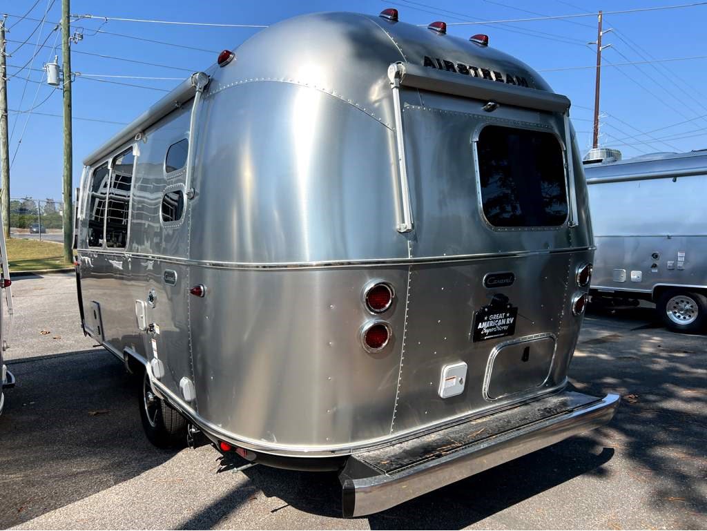 2026 AIRSTREAM CARAVEL 20FB - Image 3