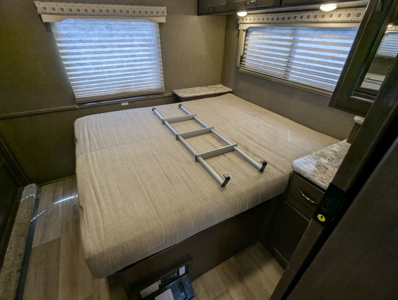 2020 Thor Motor Coach Four Winds 31E - Image 22