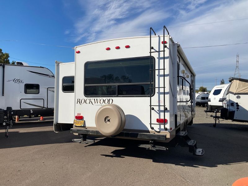 2015 Forest River Rockwood Ultra Lite 2604WS - Image 5
