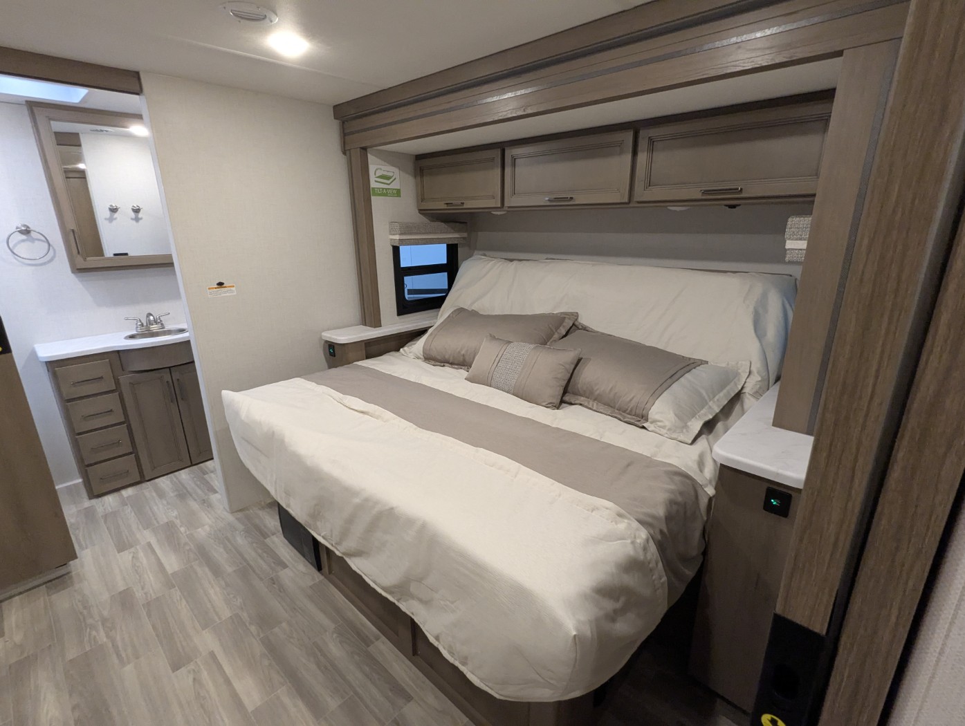 2027 Thor Motor Coach Windsport 36H - Image 33