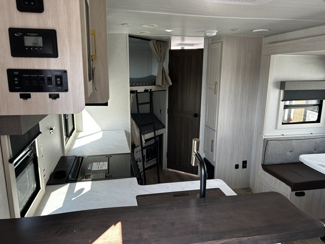 2026 Forest River Surveyor Legend 260BHLE - Image 6