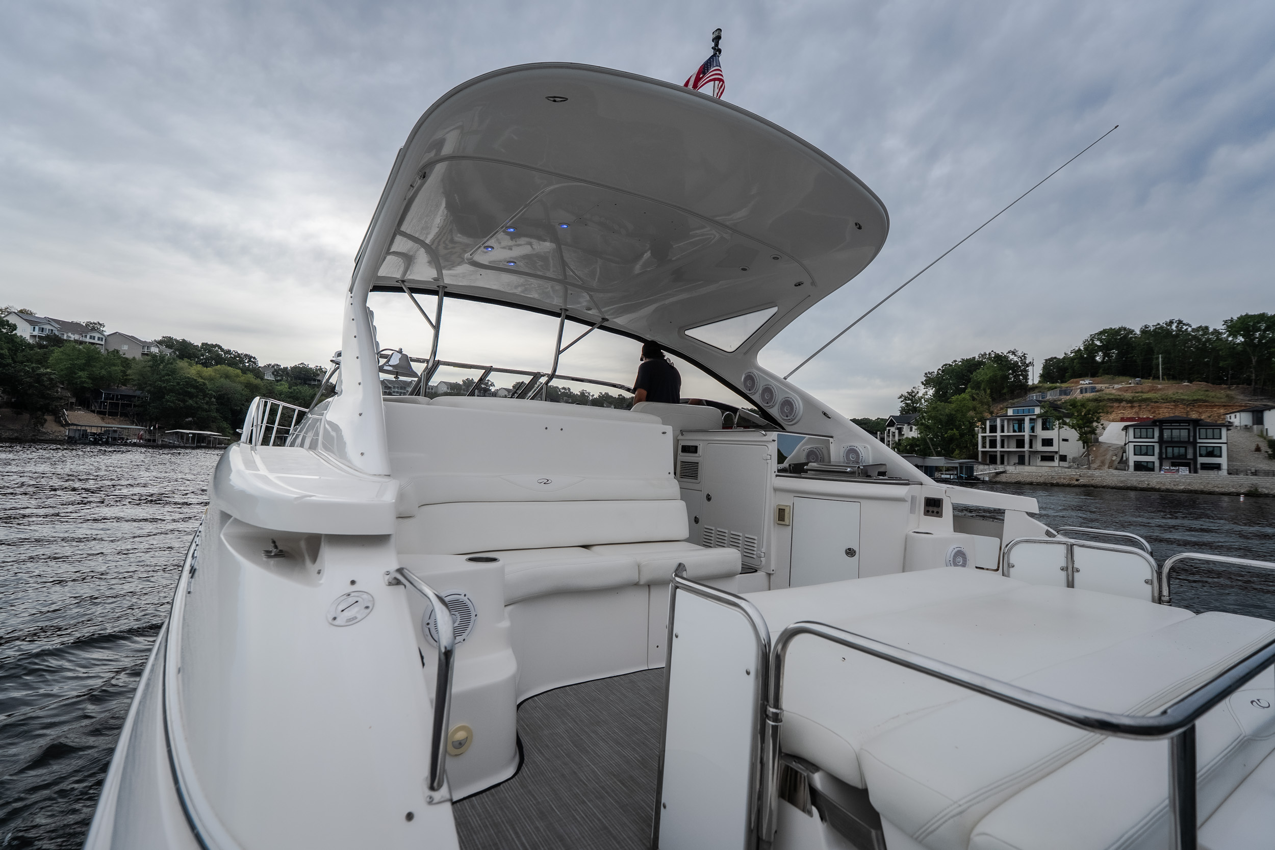 2009 Regal 4460 Express Cruiser - Image 8