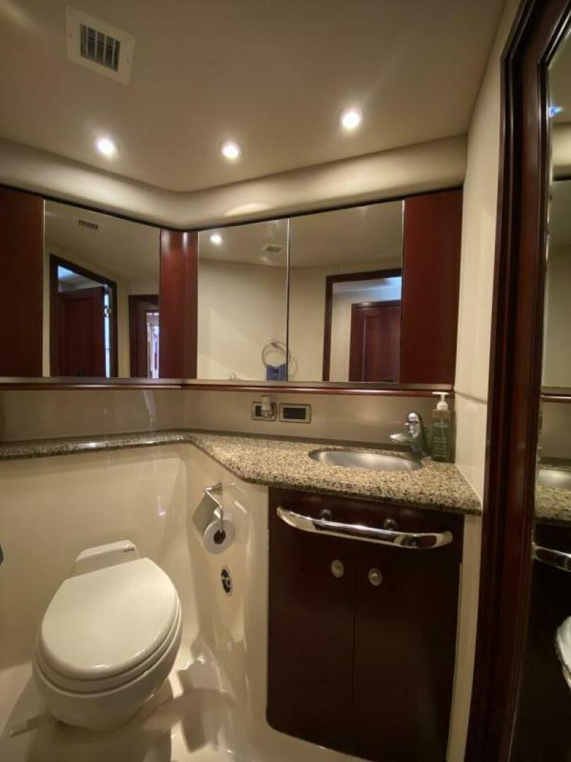 2006 Sea Ray 58 Sedan Bridge - Image 59