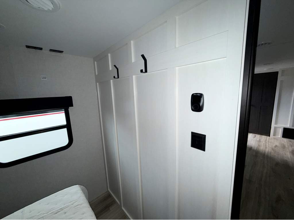 2026 VENTURE RV STRATUS 261VRB - Image 25