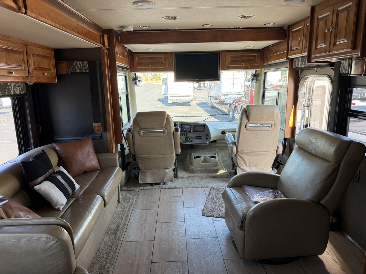 2016 Tiffin Allegro 35 QBA - Image 22