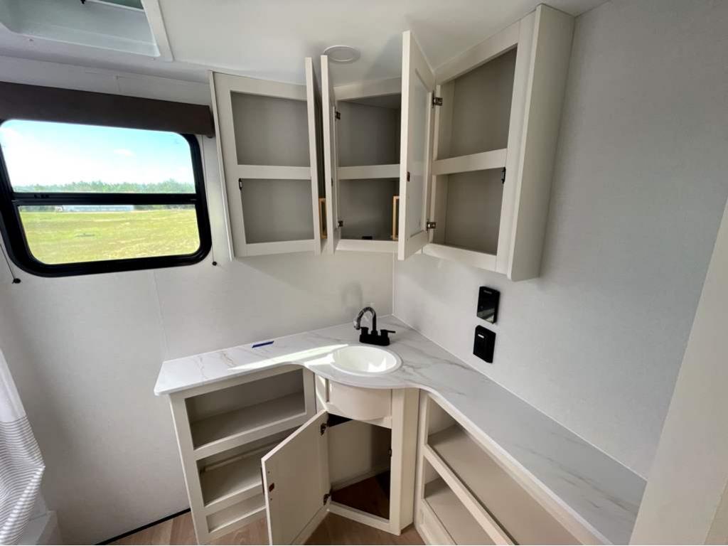 2026 GRAND DESIGN TRANSCEND 26RBX - Image 28