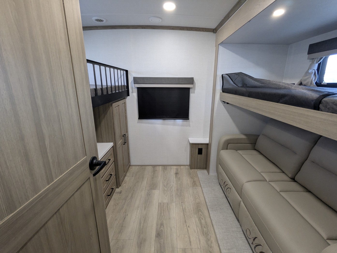 2026 Forest River Rockwood Signature 8336BH - Image 22