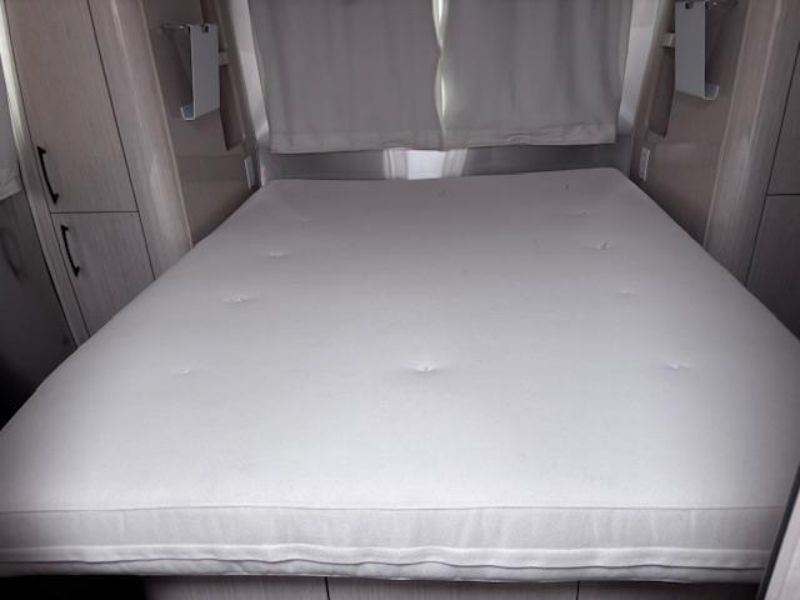 2017 Airstream International Serenity 30 - Image 12