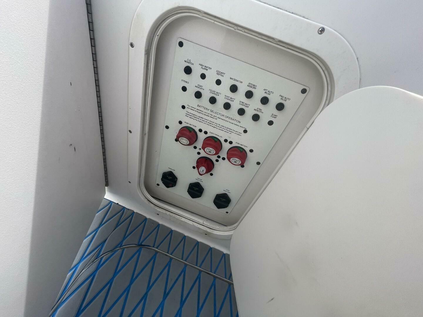 2005 Chaparral 290 Signature - Image 12