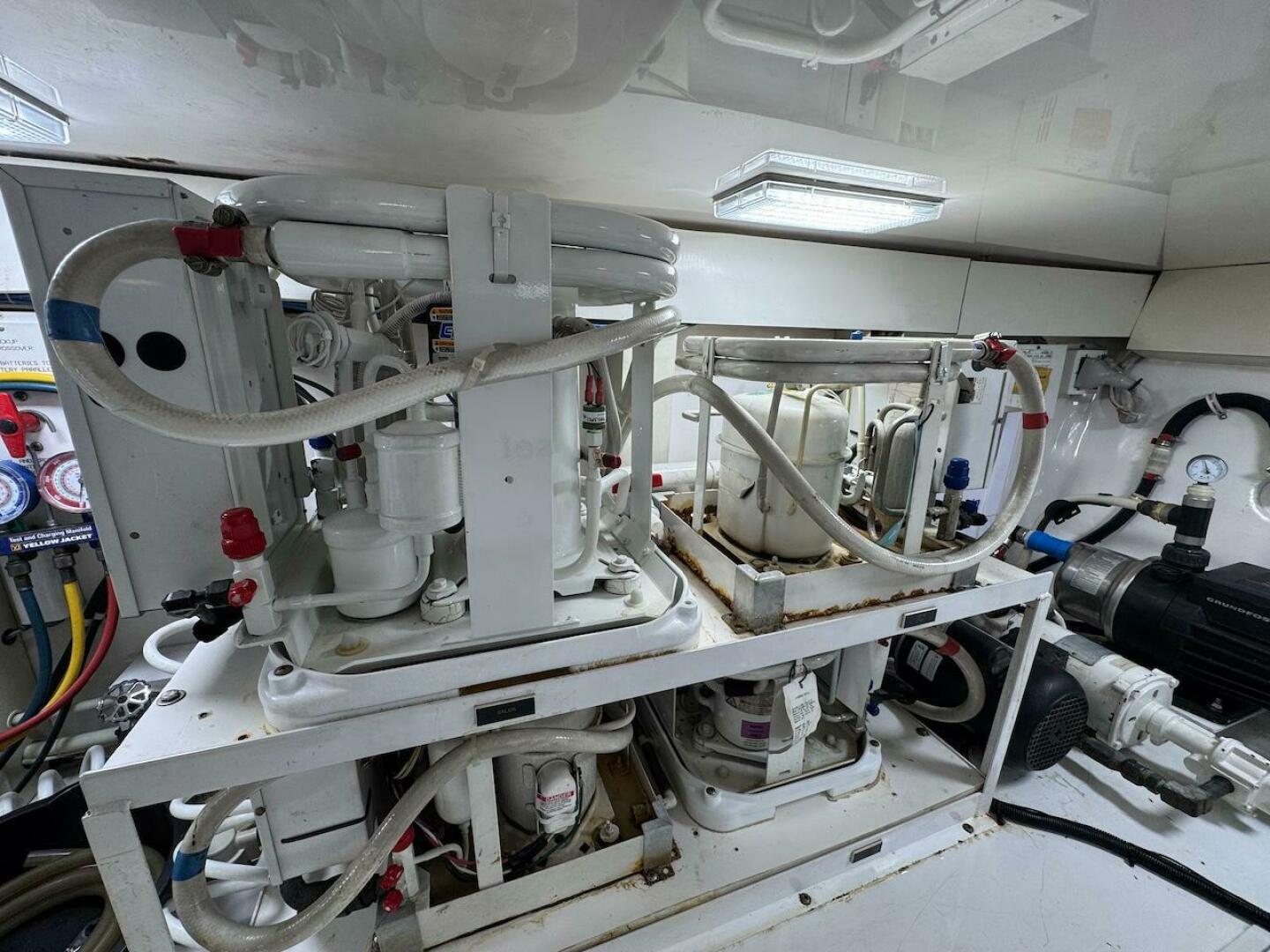 2007 VIKING 52 Convertible Base - Image 45